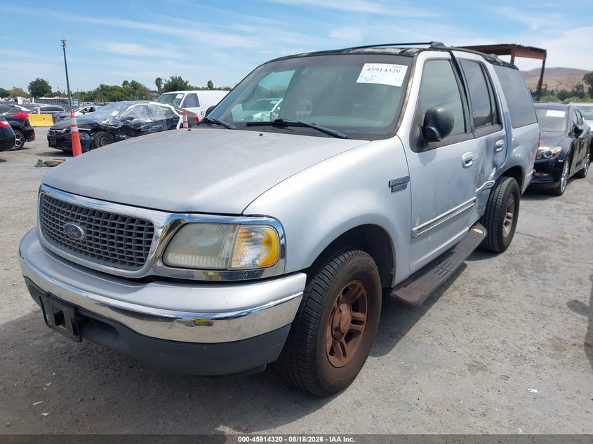 2000 Ford Expedition, Left Side, IAAI, VIN 1FMRU156XYLC32710 — photo 2