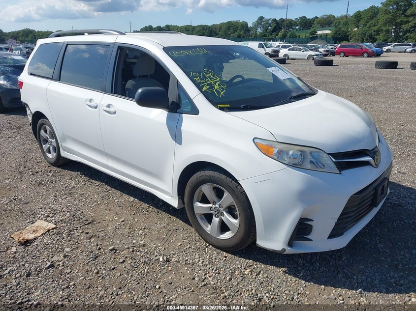 2019 TOYOTA SIENNA auction photo 1