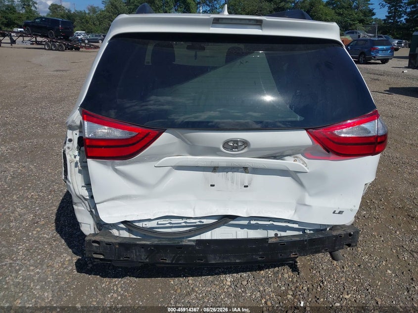 2019 TOYOTA SIENNA auction photo 6