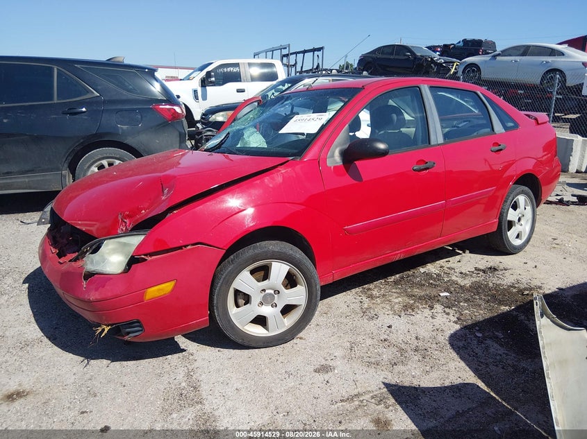 2007 Ford Focus, Front End, IAAI, VIN 1FAFP34N37W321685 — photo 2