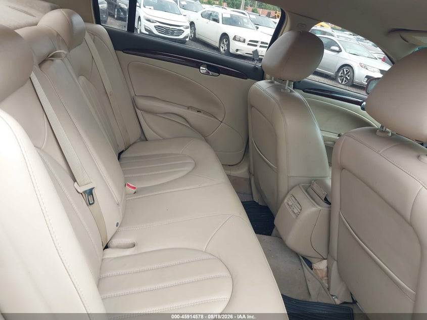 2011 BUICK LUCERNE auction photo 8