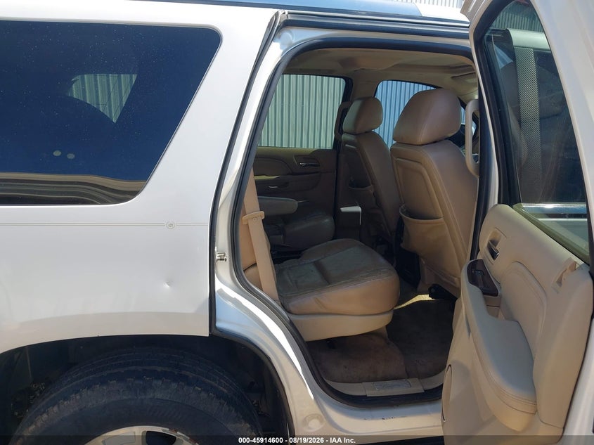 2011 CADILLAC ESCALADE auction photo 8