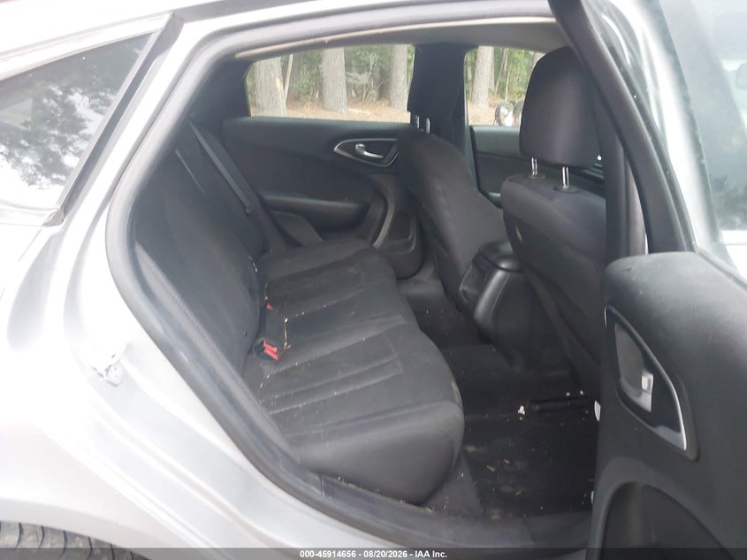 2016 CHRYSLER 200 auction photo 8