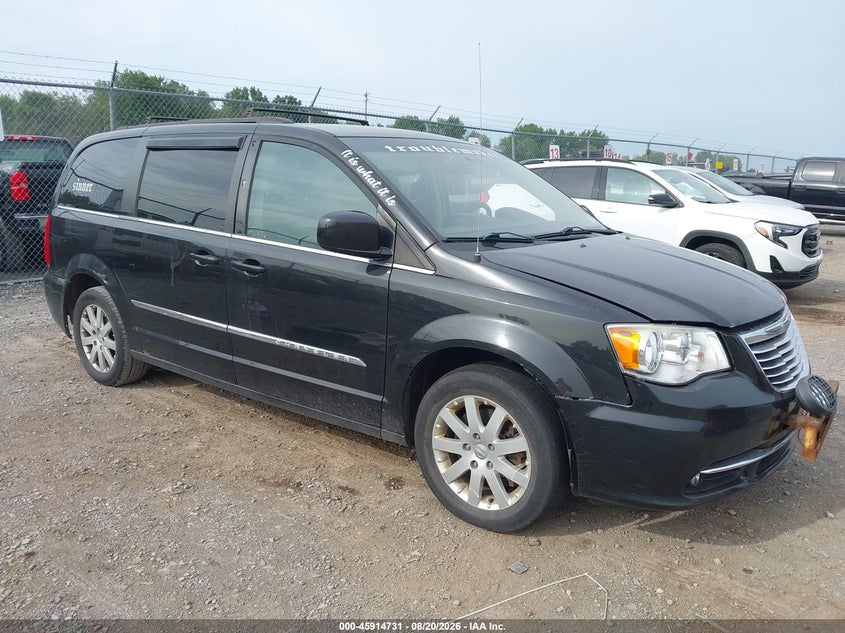 2015 CHRYSLER TOWN & COUNTRY auction photo 1