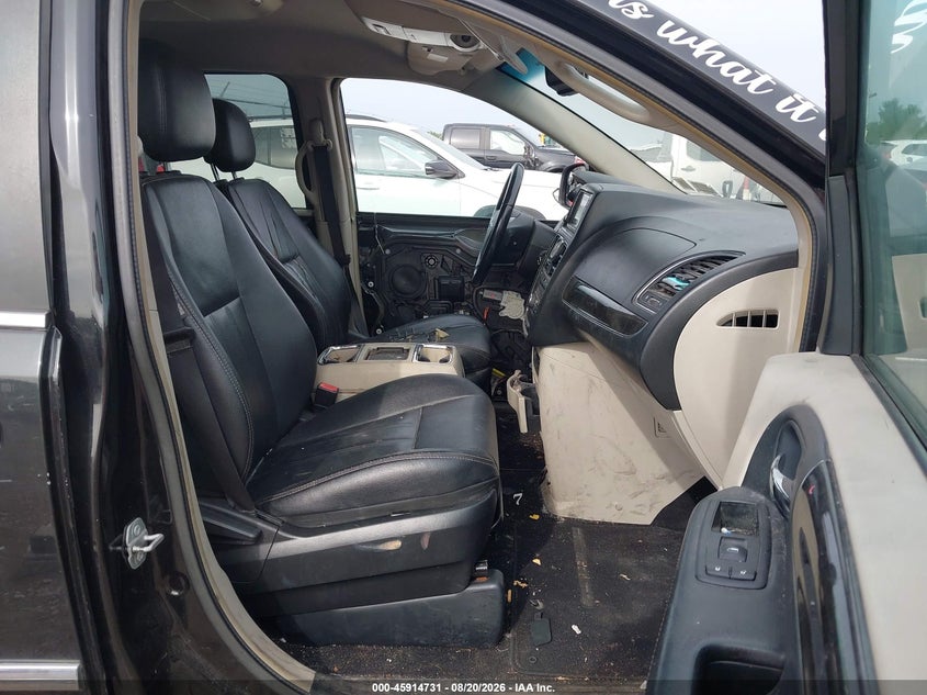2015 CHRYSLER TOWN & COUNTRY auction photo 5