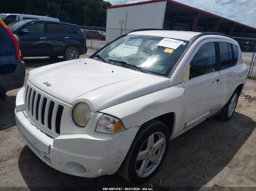 2010 Jeep Compass, Front End, IAAI, VIN 1J4NT5FB5AD537907 — photo 2