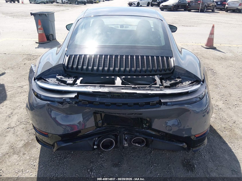 2026 PORSCHE 911 CARRERA 4 GTS/CARRERA GTS · Фото 16