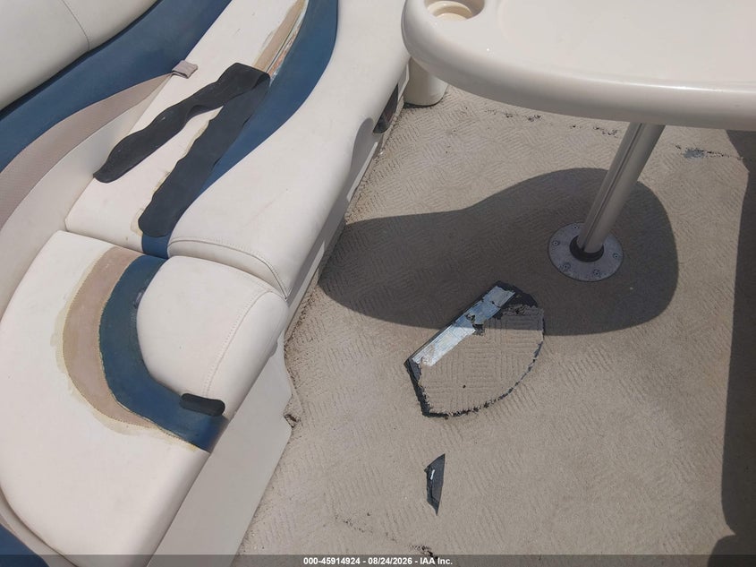 2003 FISHER PONTOON auction photo 6