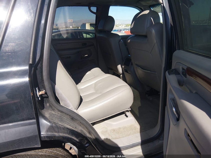 2004 CADILLAC ESCALADE auction photo 8