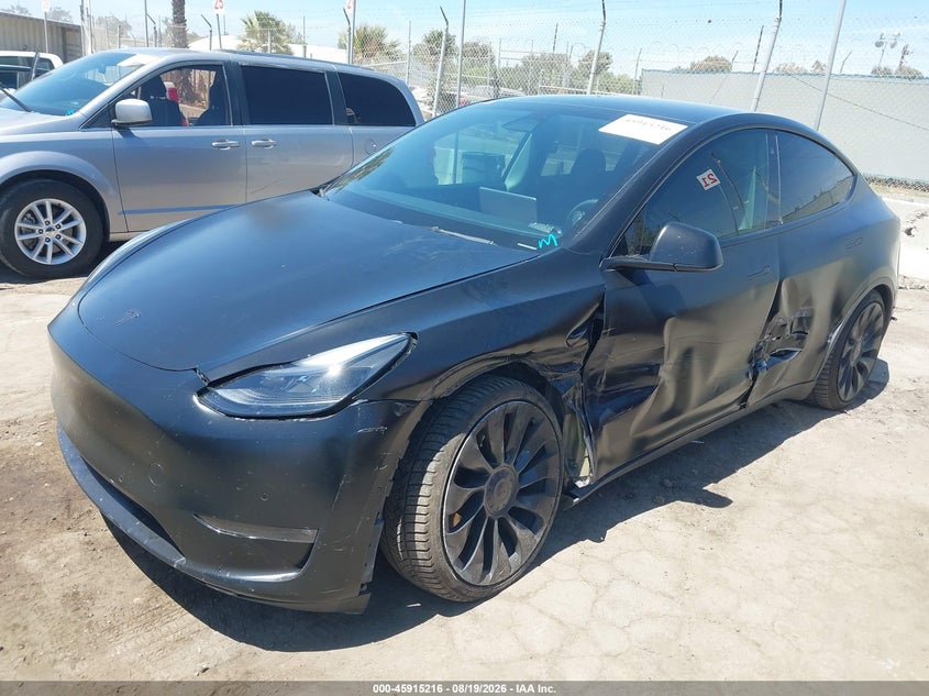 2022 Tesla Model Y, Left Side, IAAI, VIN 7SAYGDEF1NF523171 — photo 2