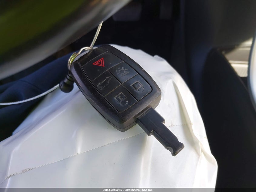 VOLVO C70 2013 VIN YV1672MC4DJ139550