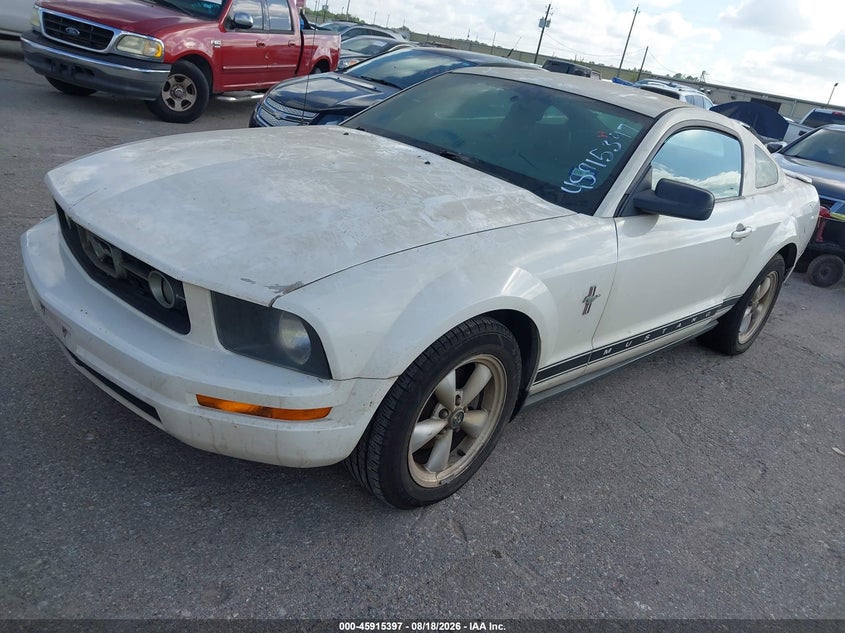 2007 Ford Mustang V6 Deluxe/V6 Premium, Normal Wear & Tear, IAAI, VIN 1ZVFT80N775279646 — photo 2