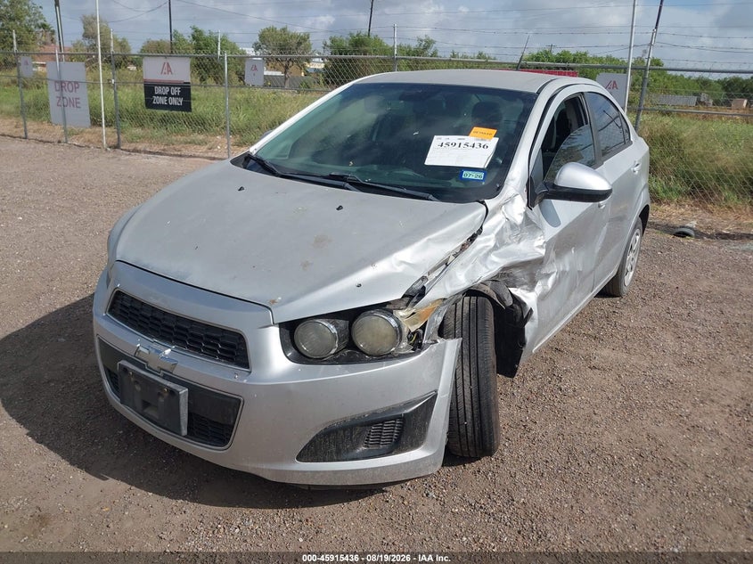 2013 Chevrolet Sonic, Left Front, IAAI, VIN 1G1JB5SH5D4217288 — photo 2