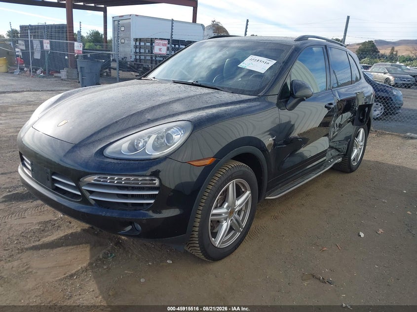 2014 Porsche Cayenne, Левый бок, IAAI, VIN WP1AF2A23ELA47140 — фото 2