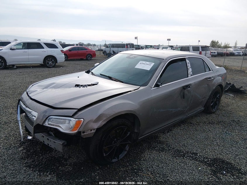 2014 Chrysler 300, Левый бок, IAAI, VIN 2C3CCAAG1EH141835 — фото 2
