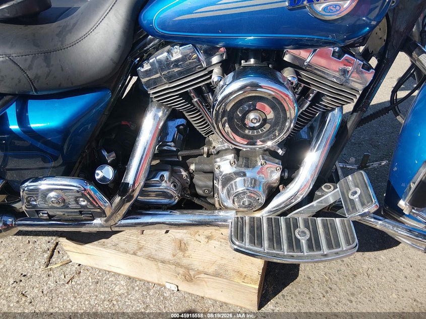 HARLEY-DAVIDSON FLHTCUI 2005