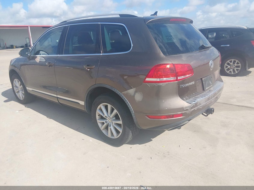2013 VOLKSWAGEN TOUAREG auction photo 3