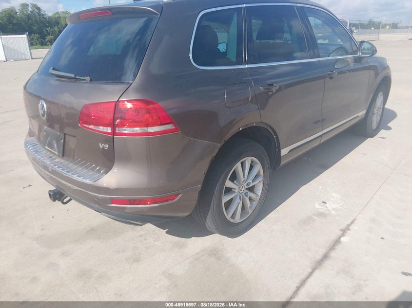 2013 VOLKSWAGEN TOUAREG auction photo 4