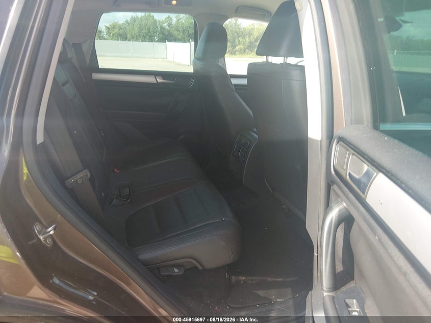 2013 VOLKSWAGEN TOUAREG auction photo 8