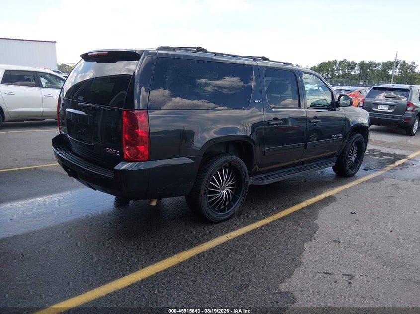 2011 GMC YUKON XL 1500 auction photo 4