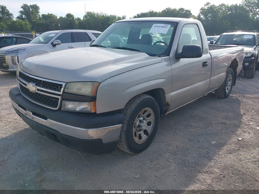 2007 Chevrolet Silverado, Normal Wear & Tear, IAAI, VIN 3GCEC14X27G160722 — photo 2