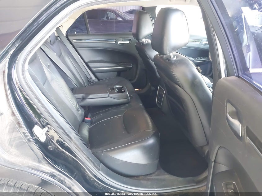 2016 CHRYSLER 300C auction photo 8