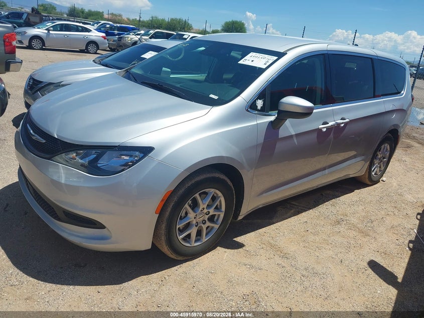2023 CHRYSLER VOYAGER auction photo 2