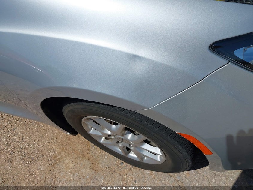 2023 CHRYSLER VOYAGER auction photo 6