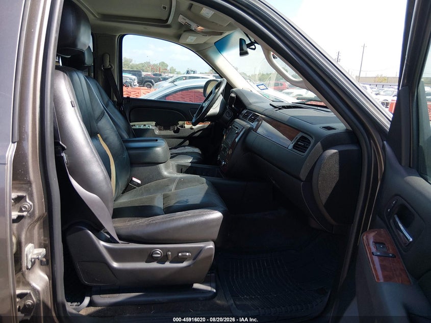 2014 CHEVROLET SUBURBAN 1500 auction photo 5
