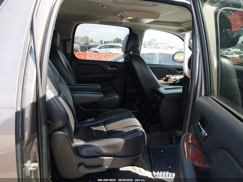 2014 CHEVROLET SUBURBAN 1500 auction photo 8