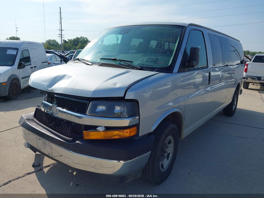 2020 Chevrolet Express, Front End, IAAI, VIN 1GAZGPFG7L1270530 — photo 2
