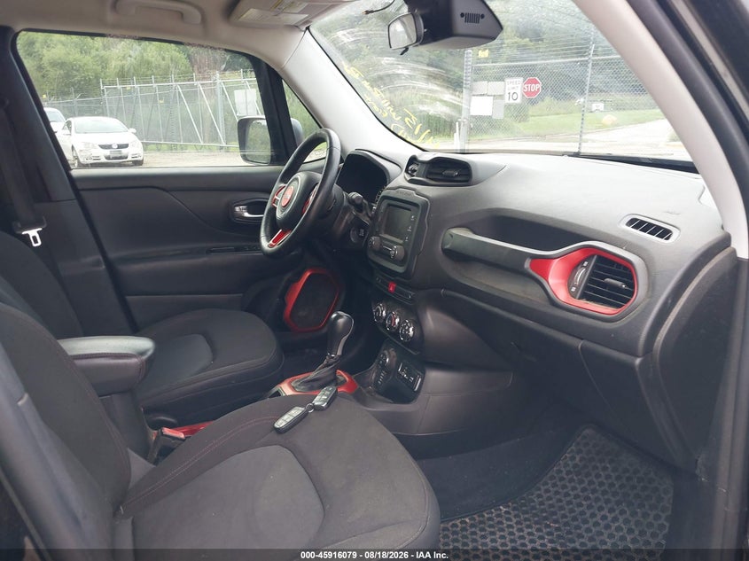 2017 JEEP RENEGADE auction photo 5