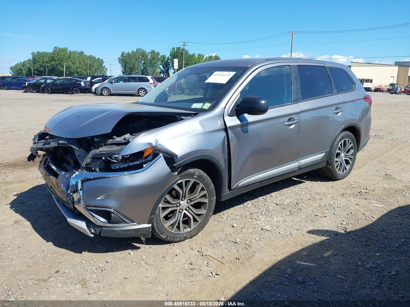 2017 Mitsubishi Outlander, Front End, IAAI, VIN JA4AZ2A35HZ035827 — photo 2