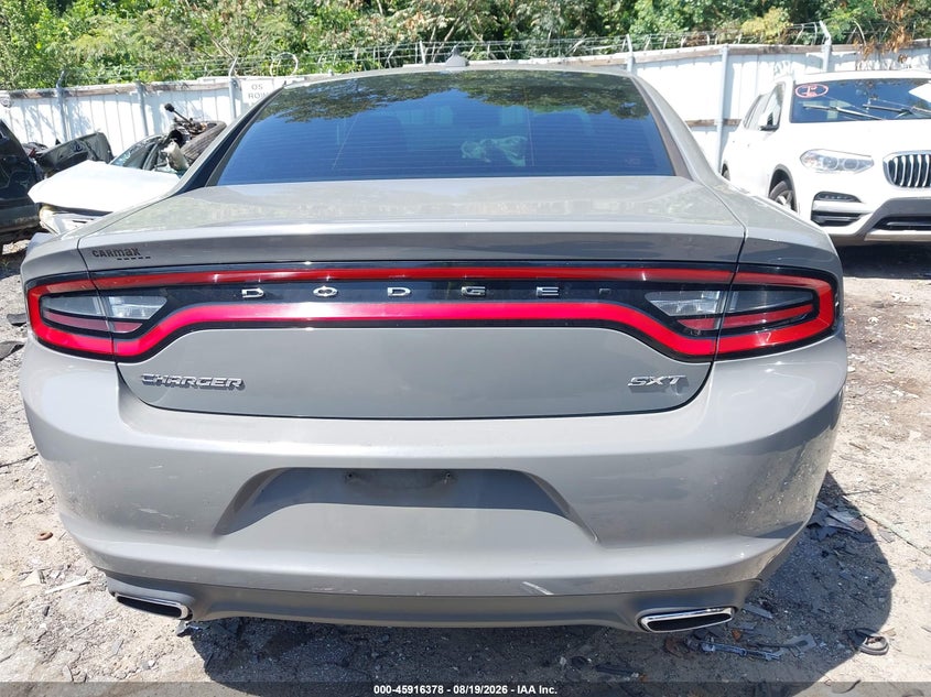 Photo 16 - DODGE CHARGER