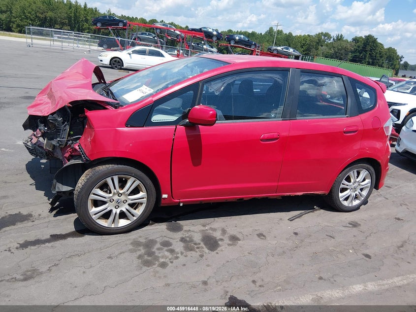 HONDA FIT 2011 VIN JHMGE8G56BC019507