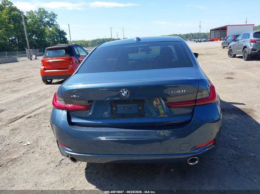 BMW 330I - zdjęcie 16
