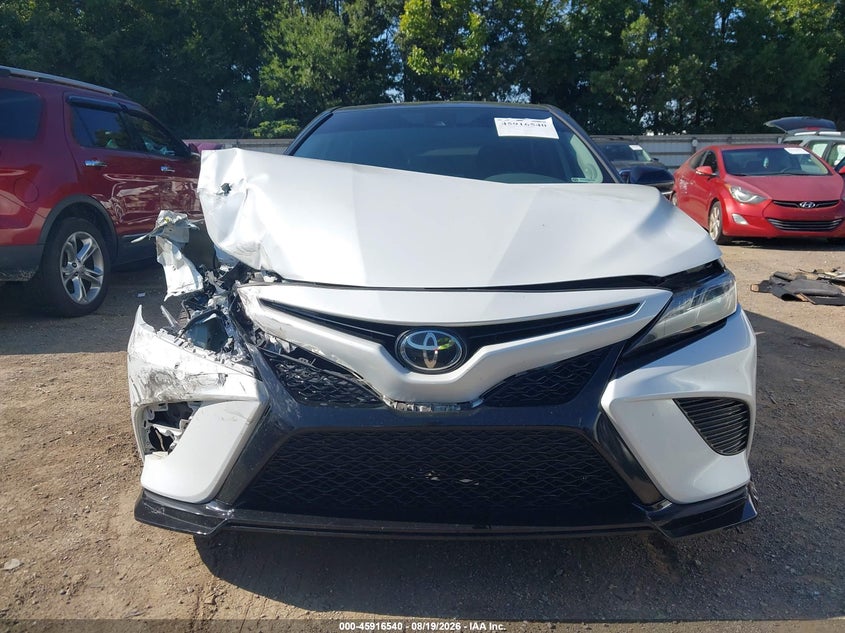 TOYOTA CAMRY - zdjęcie 12