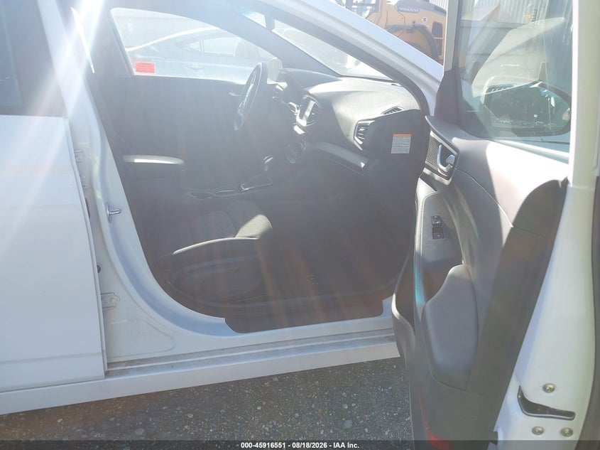 2019 HYUNDAI IONIQ HYBRID auction photo 5