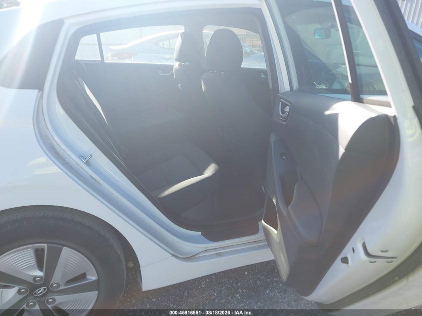 2019 HYUNDAI IONIQ HYBRID auction photo 8