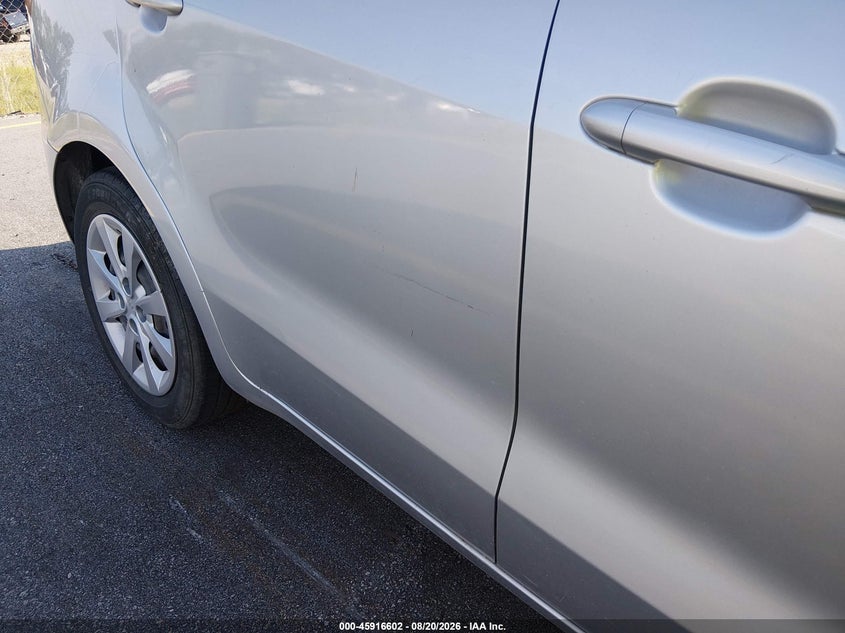 2015 KIA RIO auction photo 6