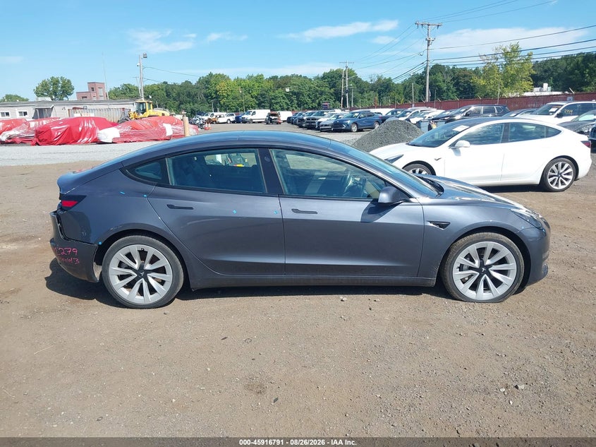 TESLA MODEL 3 - zdjęcie 13