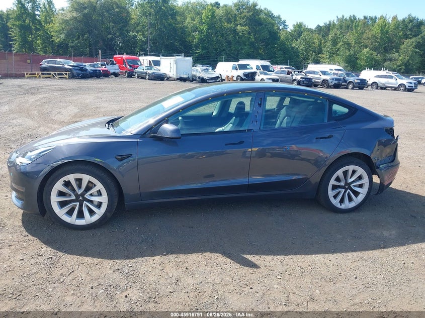 TESLA MODEL 3 - zdjęcie 14