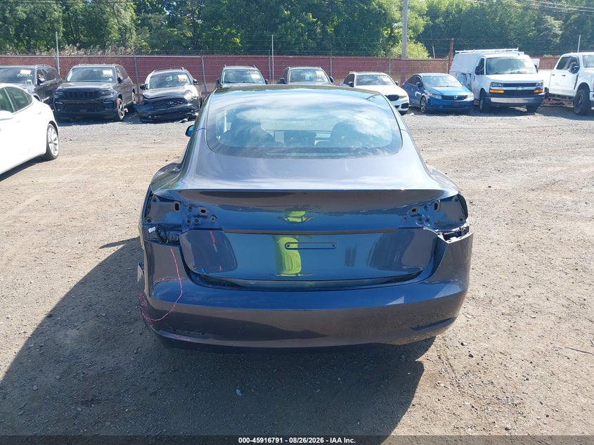 TESLA MODEL 3 - zdjęcie 16