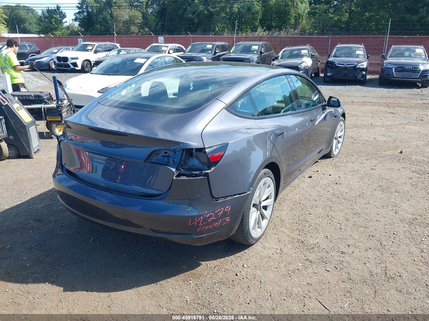 TESLA MODEL 3 - zdjęcie 19