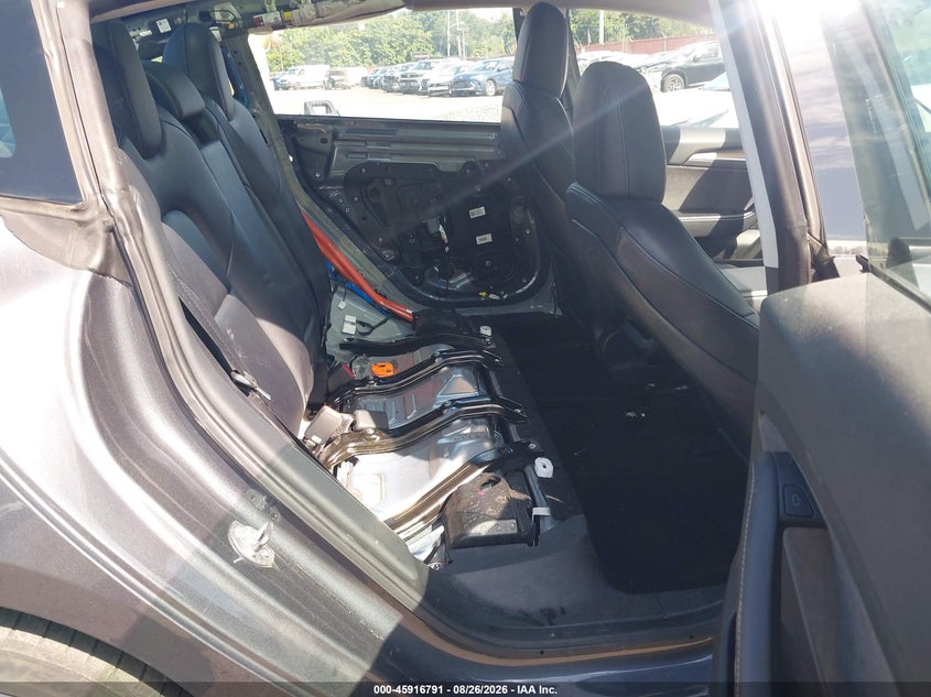 TESLA MODEL 3 - zdjęcie 8