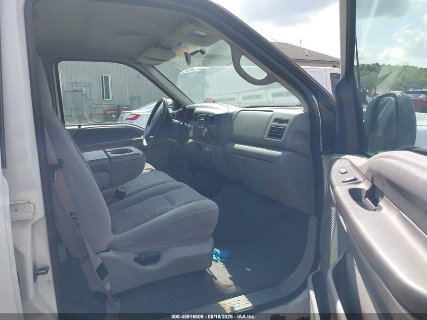2001 FORD F-250 auction photo 5