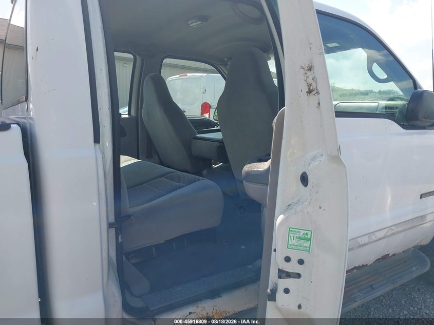 2001 FORD F-250 auction photo 8