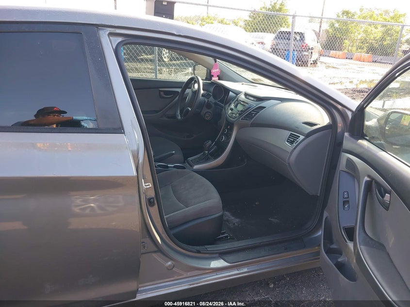 2014 HYUNDAI ELANTRA auction photo 5