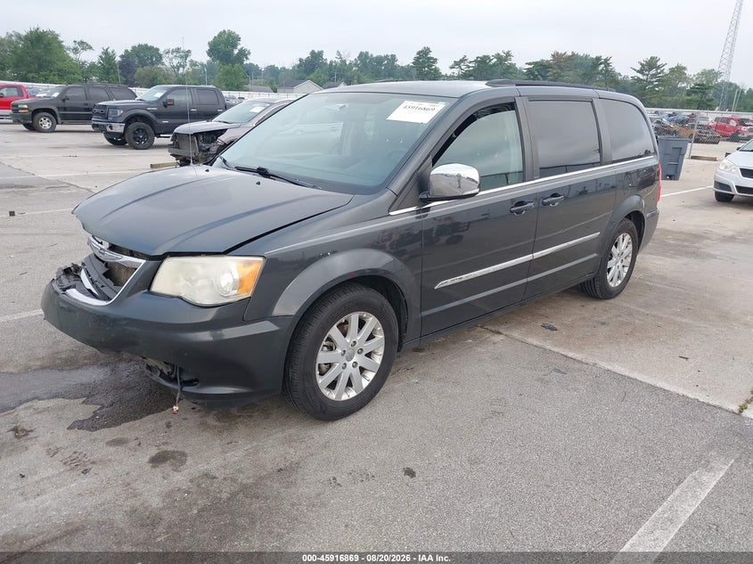 2011 Chrysler Town & Country, Front End, IAAI, VIN 2A4RR8DG3BR703825 — photo 2