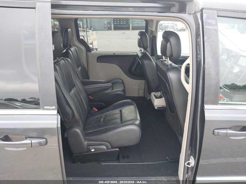 CHRYSLER TOWN & COUNTRY 2011 VIN 2A4RR8DG3BR703825